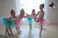 Школа балета для маленьких принцесс Фото 1.